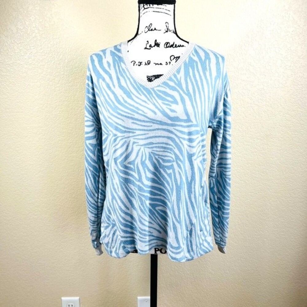 CC California blue sweater women V Neckline long sleeve sweater size M